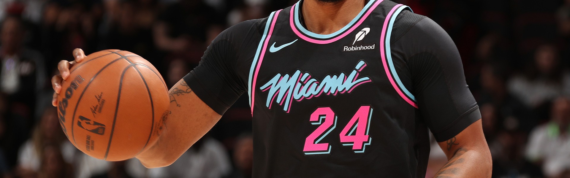 鲍威尔34分墨菲27+8 热火主场送鹈鹕七连败